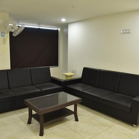 Hotel Savera Inn Morbi エクステリア 写真
