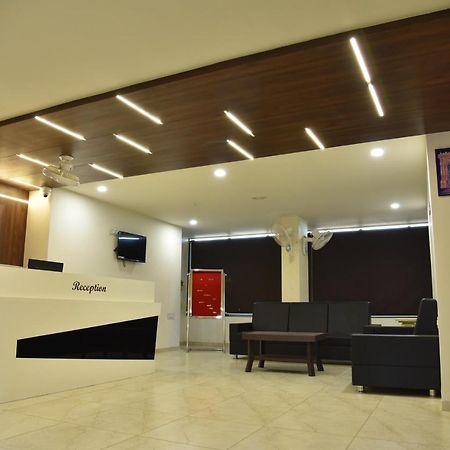 Hotel Savera Inn Morbi エクステリア 写真