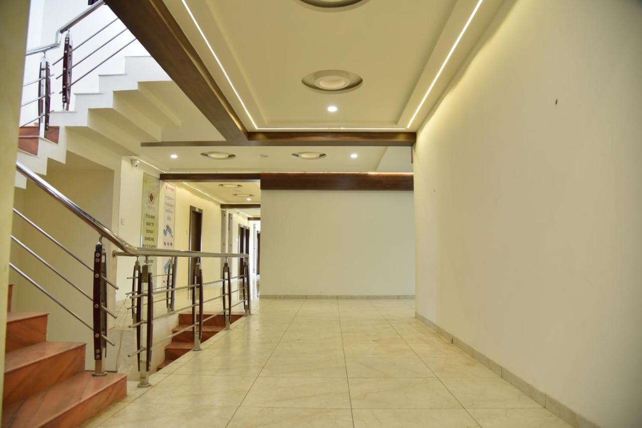 Hotel Savera Inn Morbi エクステリア 写真
