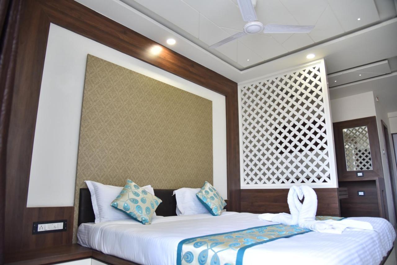 Hotel Savera Inn Morbi エクステリア 写真