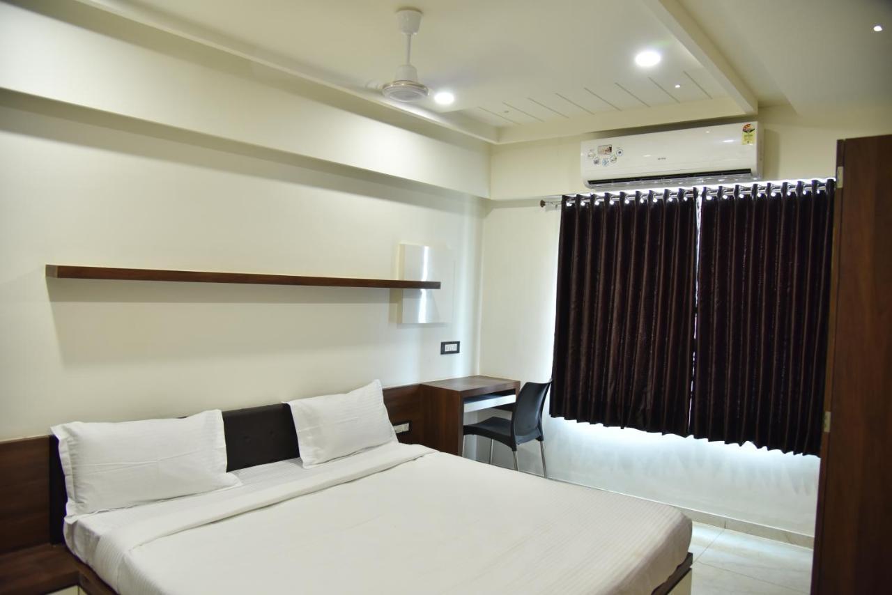 Hotel Savera Inn Morbi エクステリア 写真