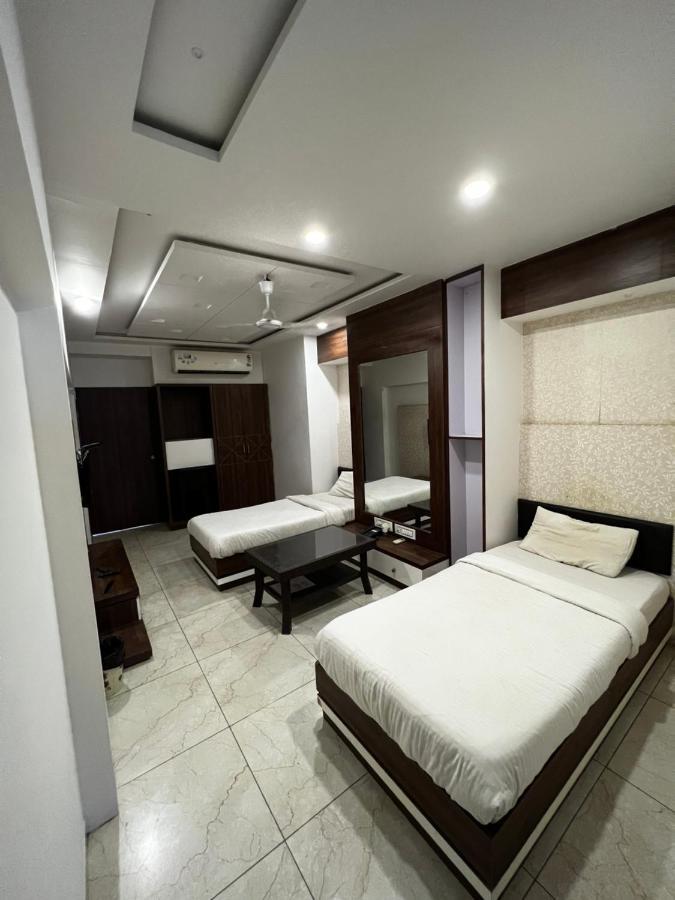 Hotel Savera Inn Morbi エクステリア 写真