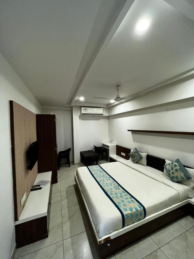 Hotel Savera Inn Morbi エクステリア 写真