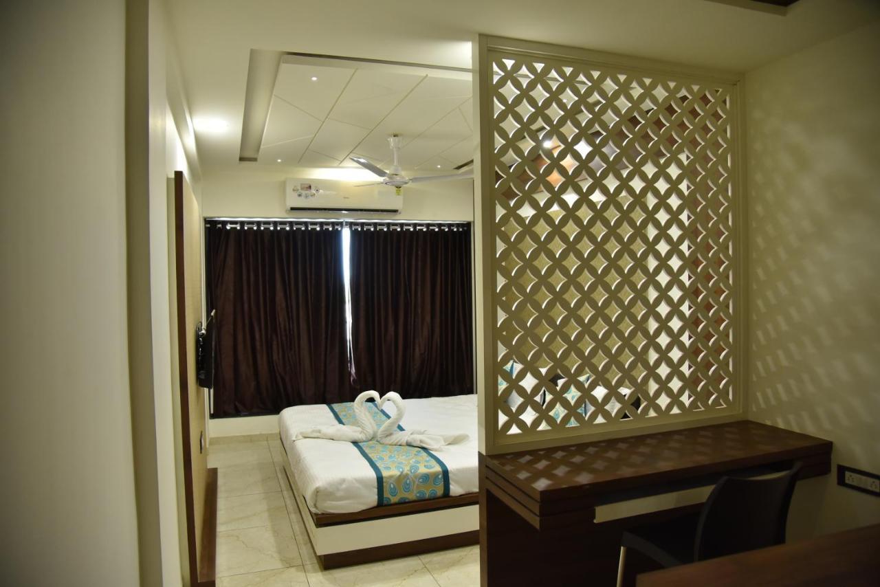 Hotel Savera Inn Morbi エクステリア 写真